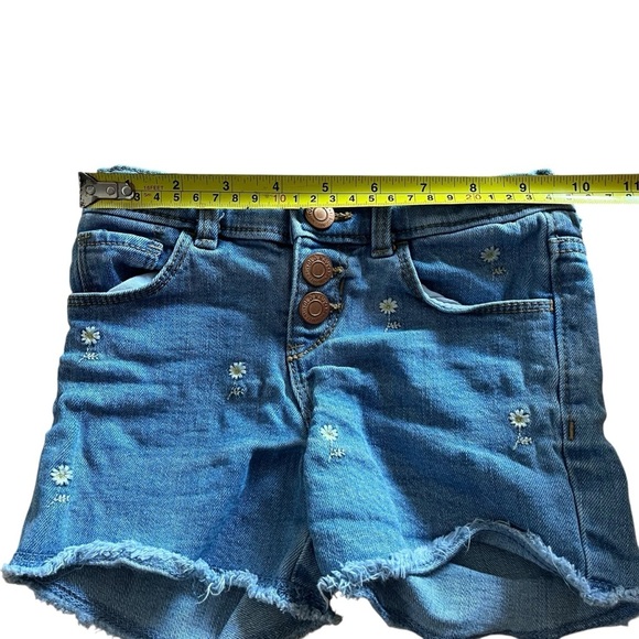 🌼 5/$25 Old Navy Daisy Embroidered Denim Shorts 5T Button Fly Distressed Hem - Picture 9 of 9